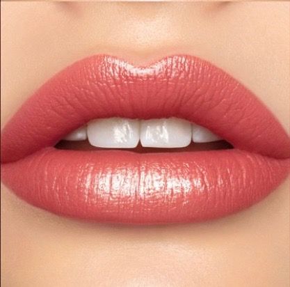 The Fetzer Face Santana Lass Lipstick