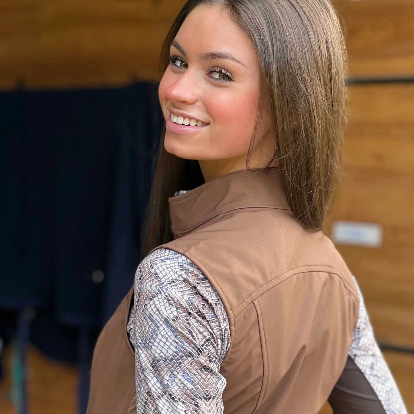 Arista Equestrian 3 Bit Vest in Truffle