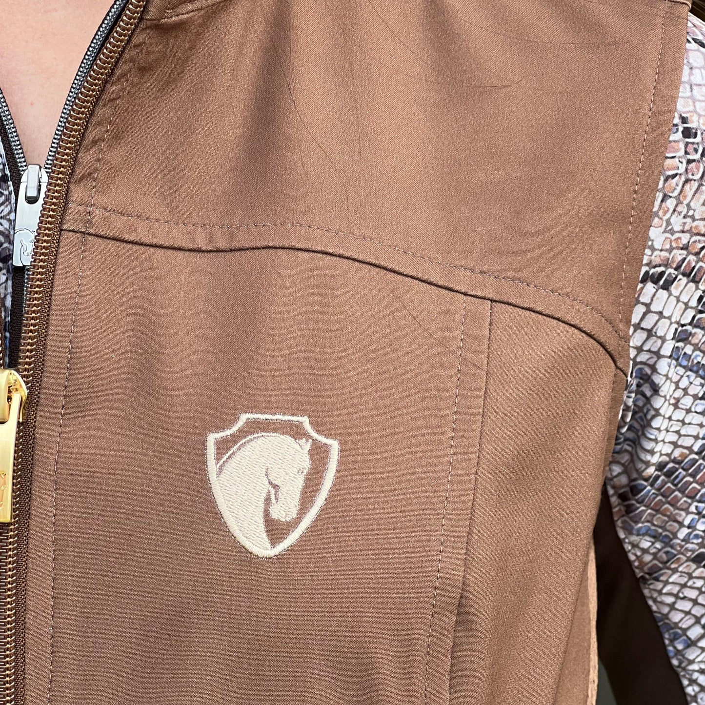 Arista Equestrian 3 Bit Vest in Truffle