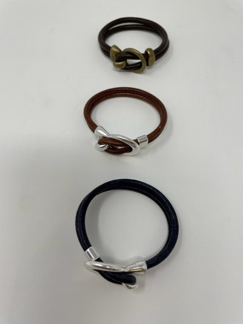 Bit Clasp Round Bracelet