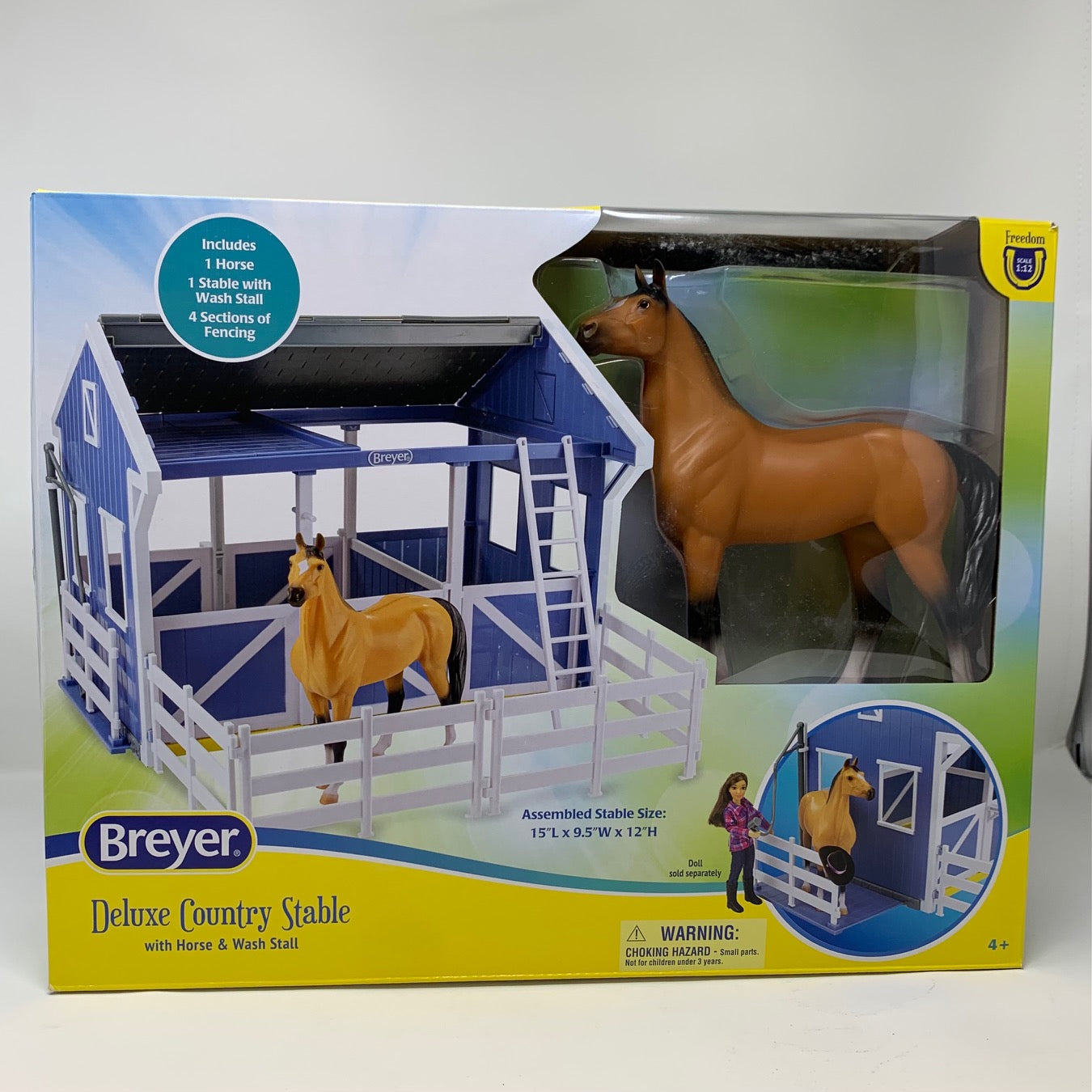 Breyer Deluxe Country Stable & Horse Set