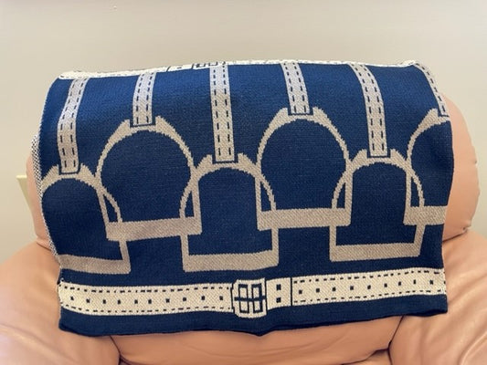 In2Green Stirrup Throw