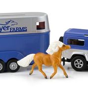 Breyer Land Rover and Trailer